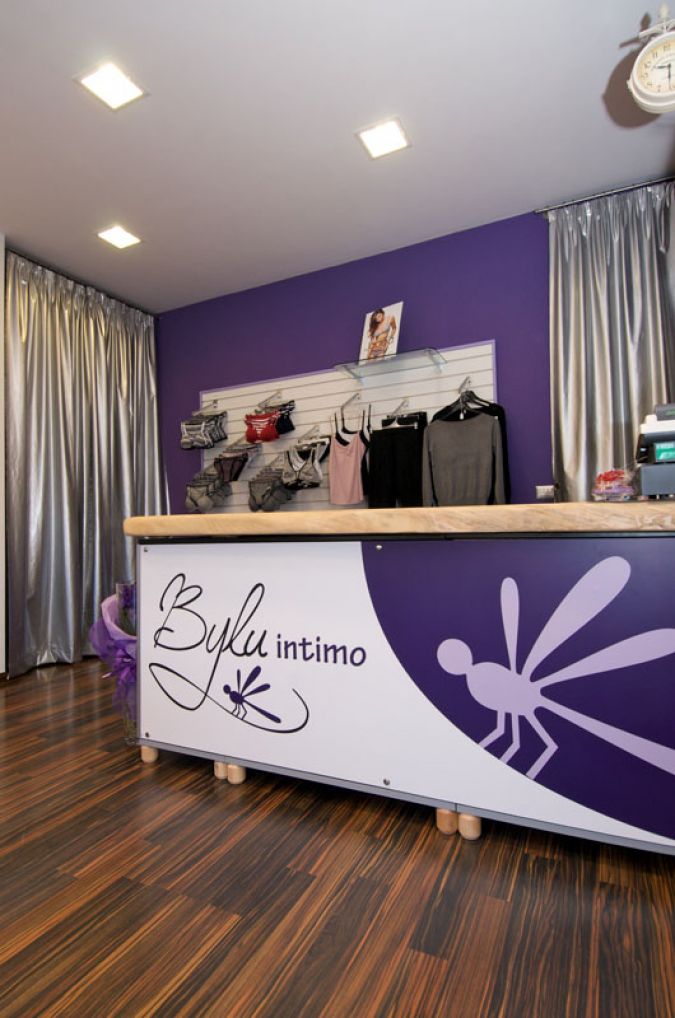 arredamento negozi abbigliamento intimo bylu borgosesia (3)